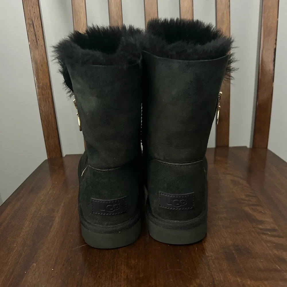 UGG Bailey Zip Mid-Calf Boots Flat Black Twinface Sheepskin Real Fur US Size 6‎